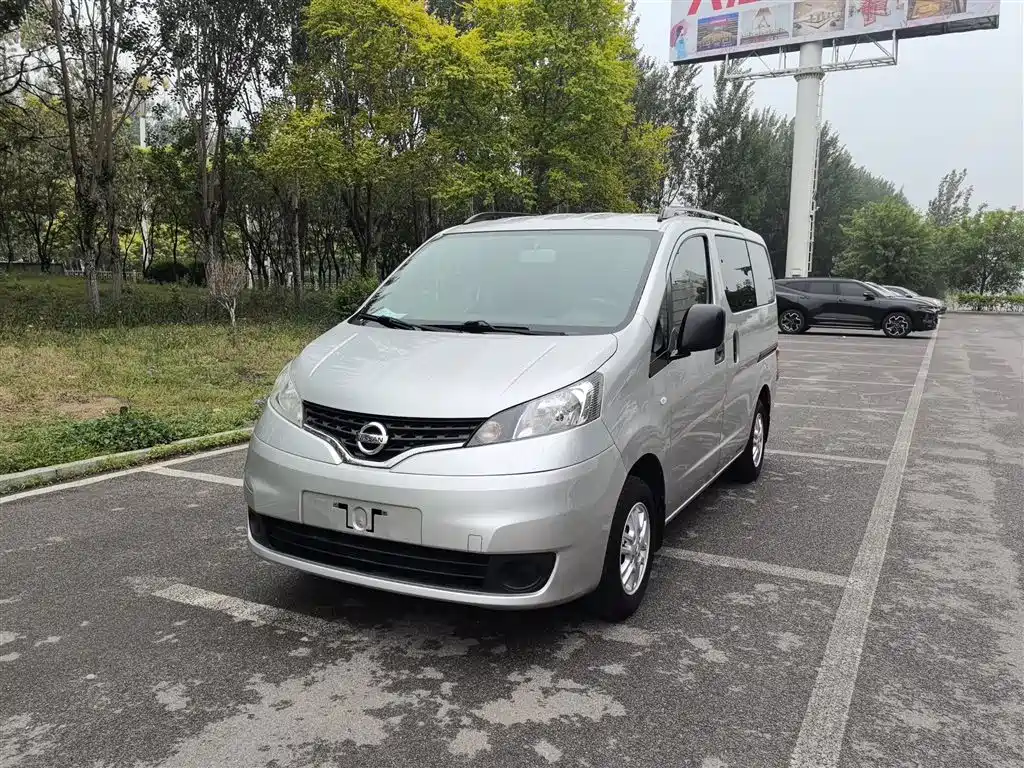 Nissan NV200 2014