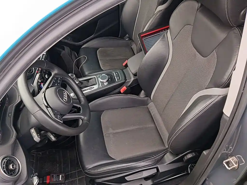 Audi Q2L e-tron — миниатюра 15