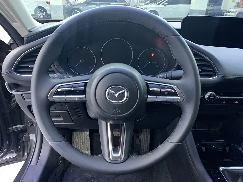 Mazda Mazda3 3 2021 2.0L AT