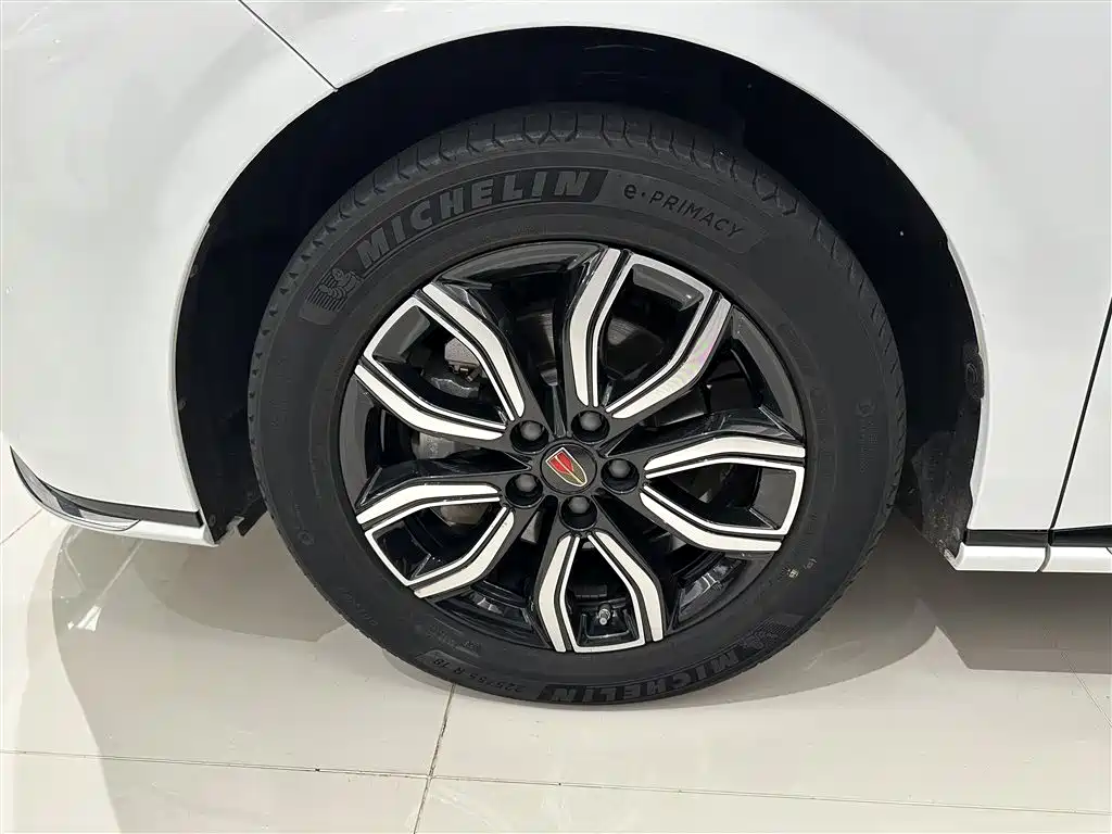 Hongqi HQ9 2023 2.0T