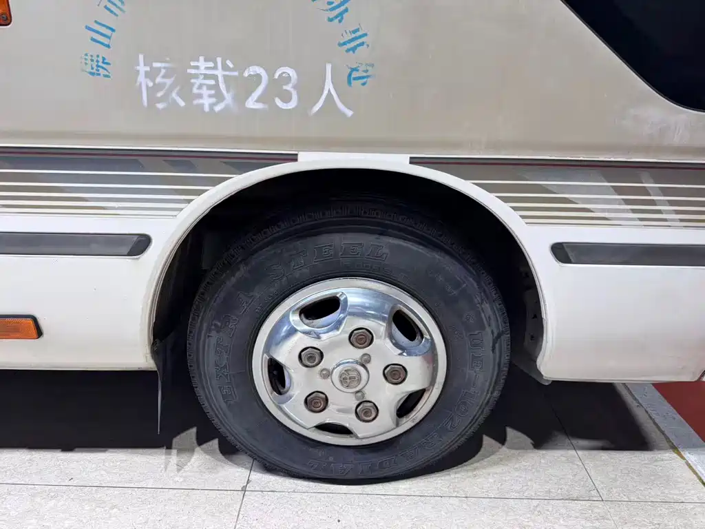 Toyota Coaster — миниатюра 14