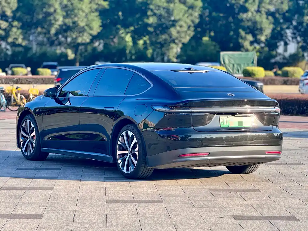NIO NIO ET7