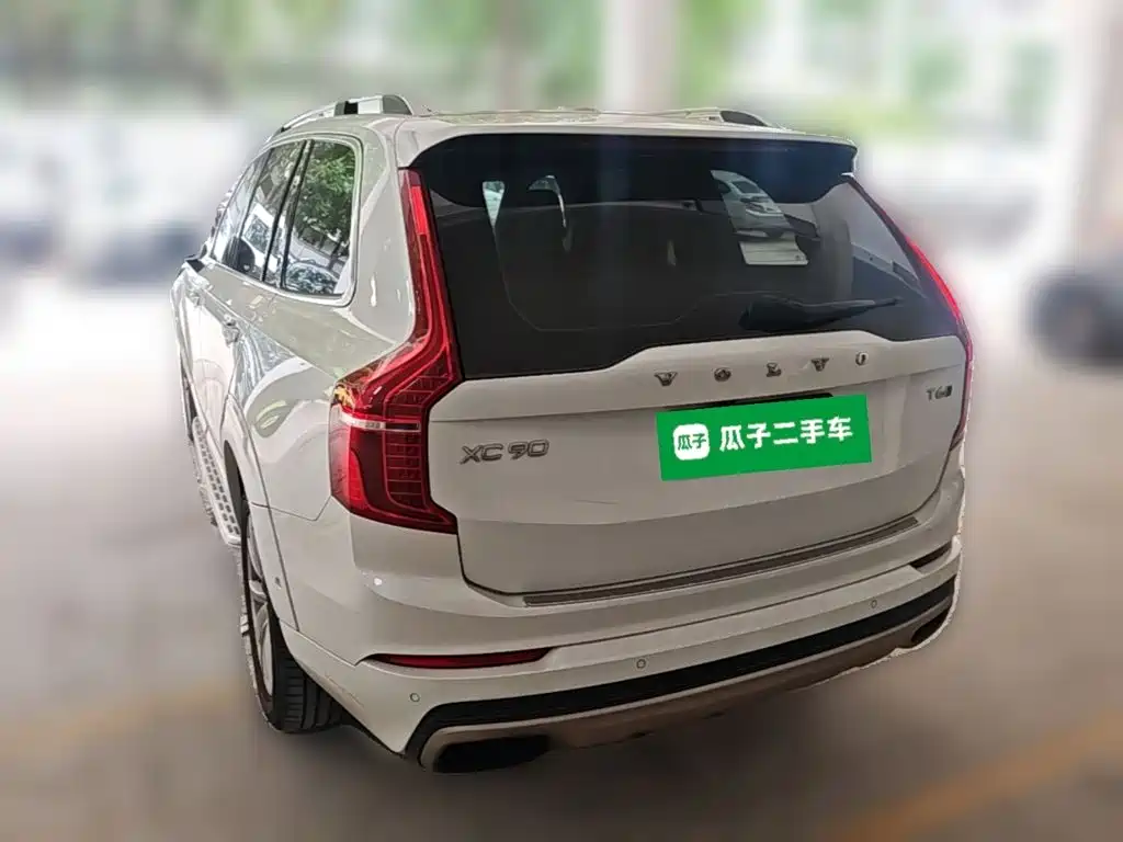 Volvo XC90 2015 T6 7 мест