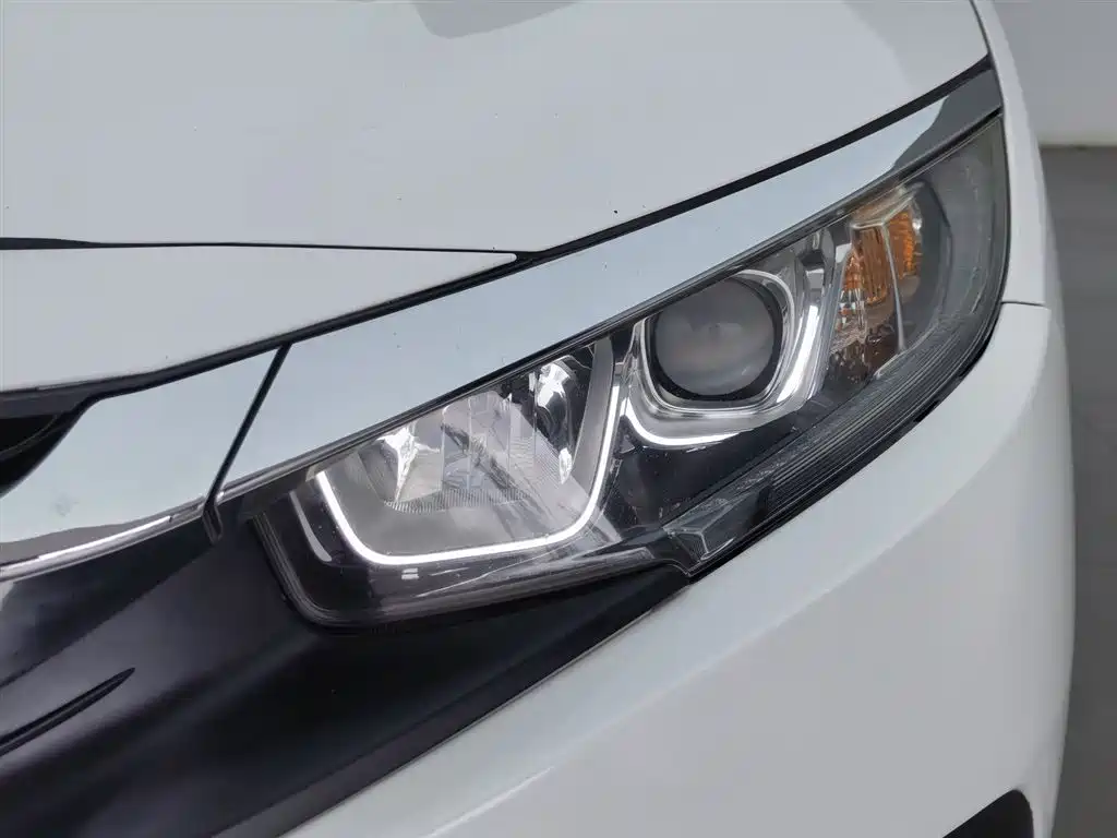 Honda Civic 2016 220TURBO MT Luxury