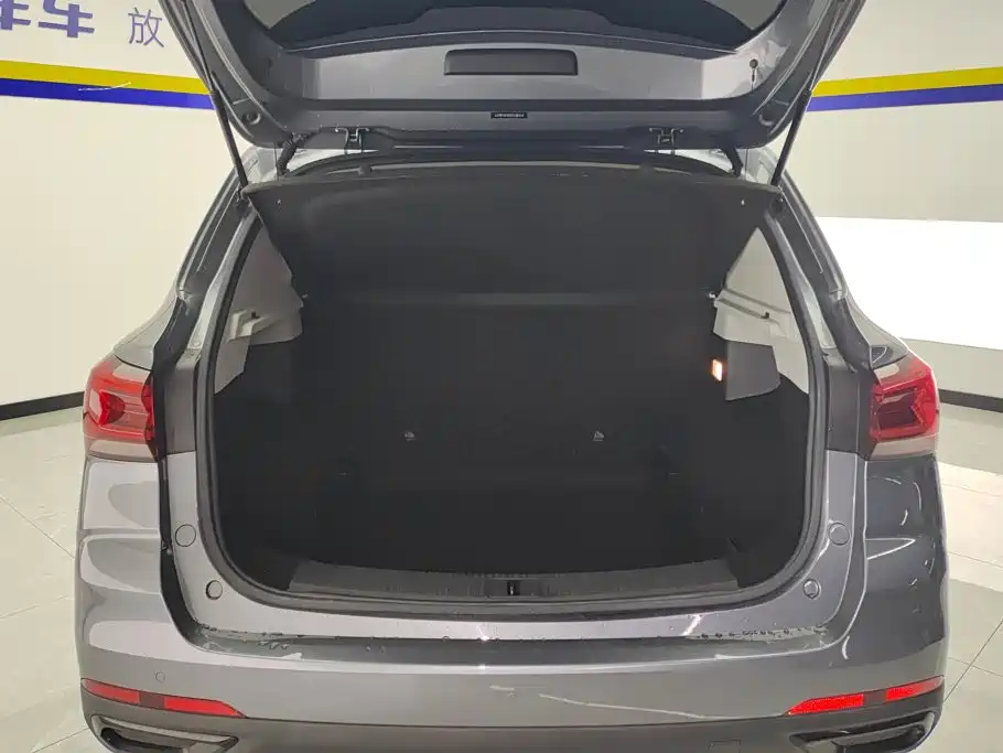 Roewe RX3 — миниатюра 4