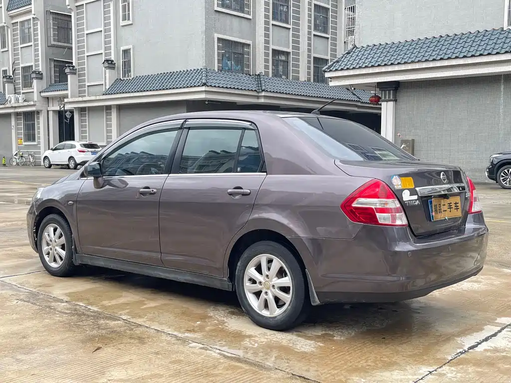 Nissan Tiida 2008 1.6L AT Luxury