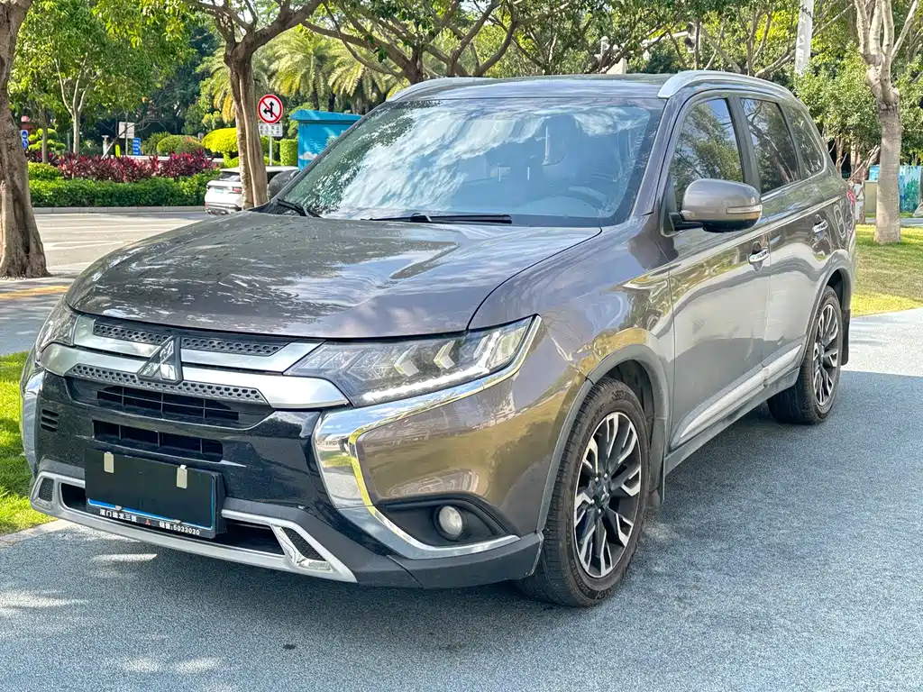 Mitsubishi Outlander 2020