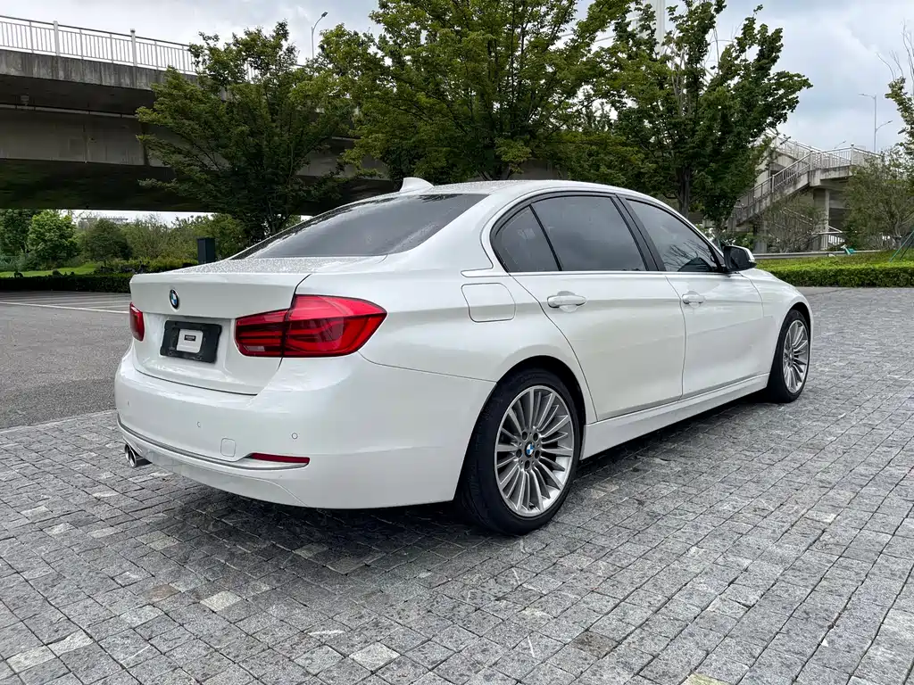 BMW 3 Series — миниатюра 17