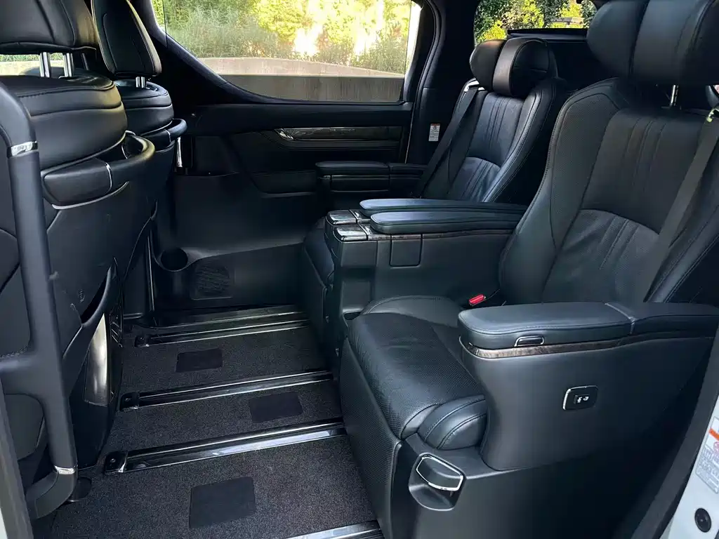 Toyota Alphard 2018 3.5L Luxury