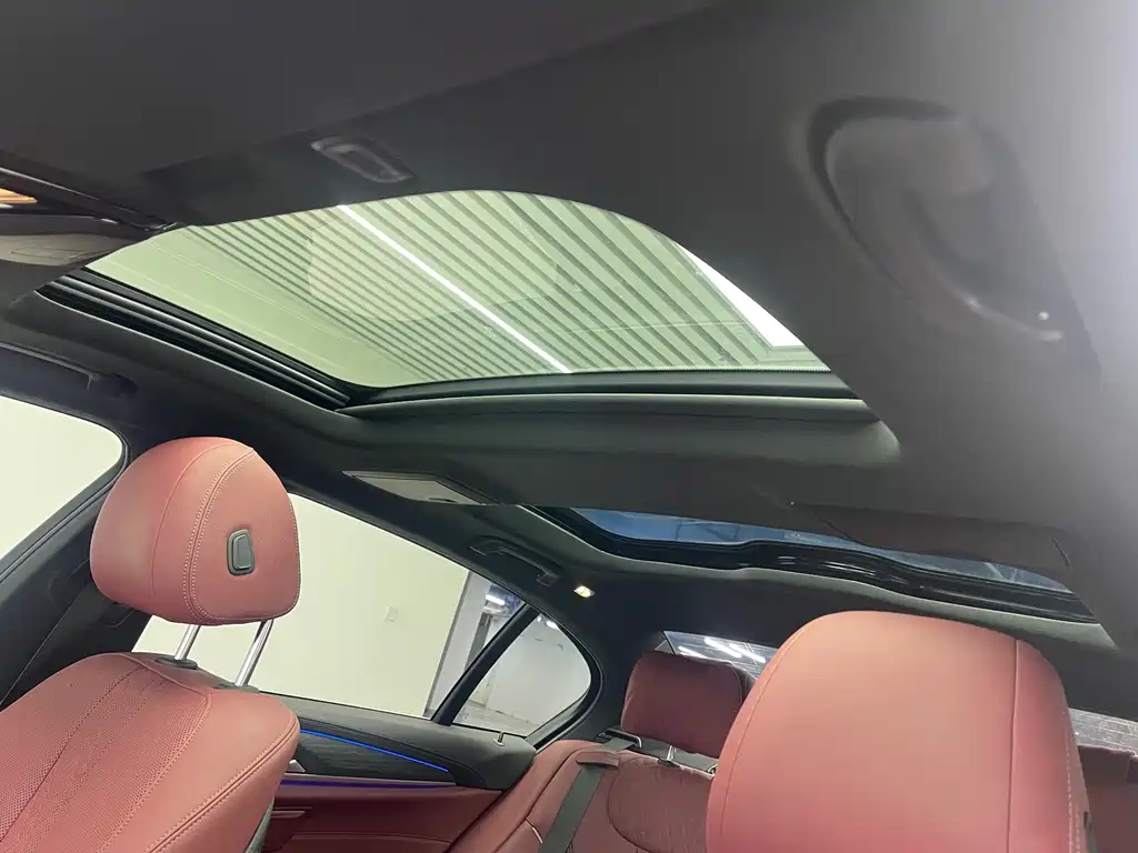 BMW 5 Series — миниатюра 14