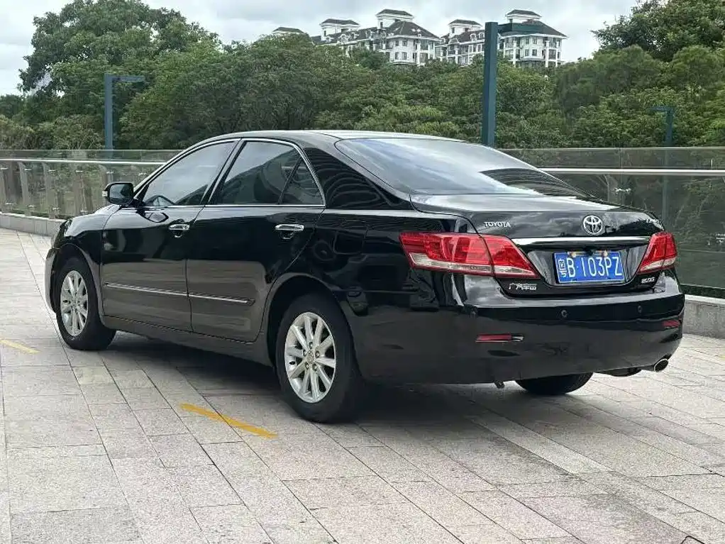 Toyota Camry — миниатюра 8