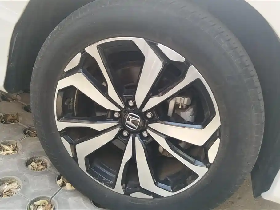 Honda UR-V 2017 240TURBO Luxury V