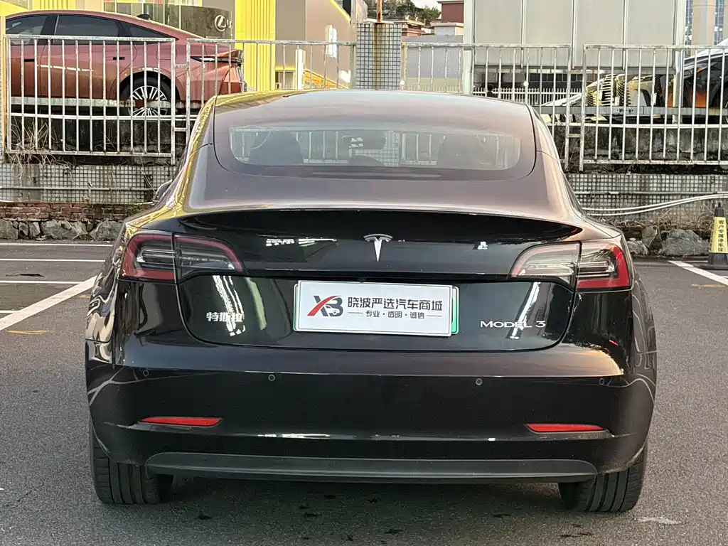 Tesla Model 3 — миниатюра 4