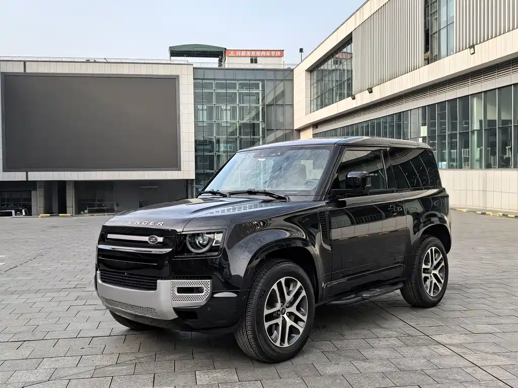 Land Rover Defender 2023