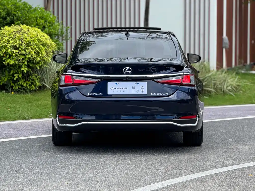 Lexus ES — миниатюра 14