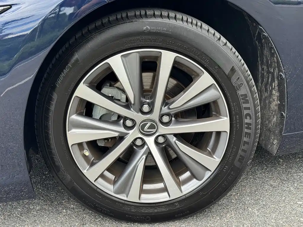 Lexus ES — миниатюра 16