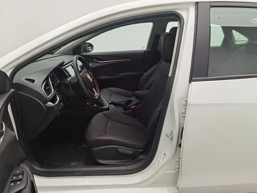 Buick Excelle — миниатюра 10