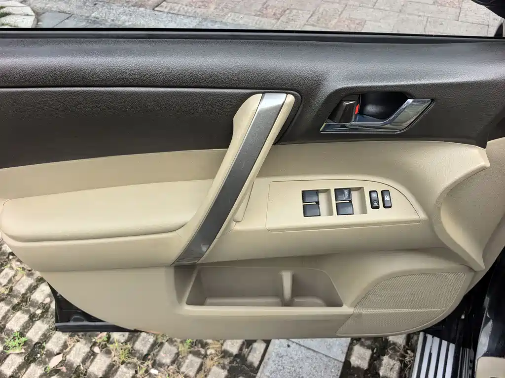 Toyota Highlander — миниатюра 14