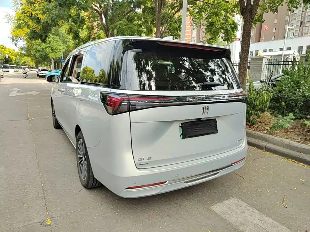 Buick GL8 Hybrid — миниатюра 5