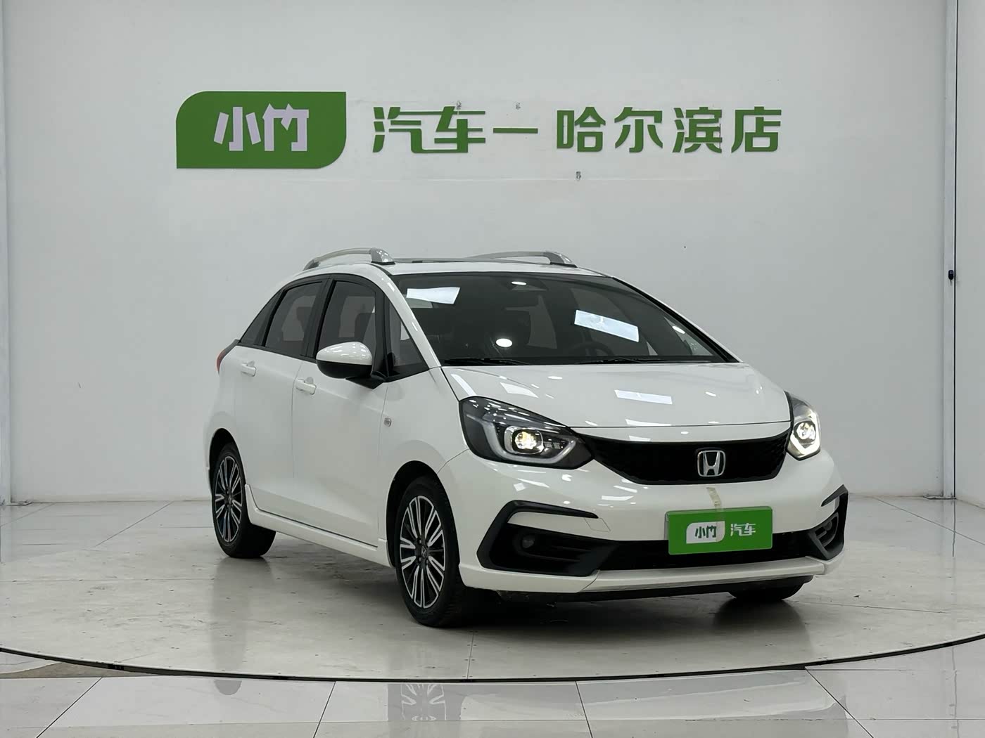 Honda Fit 1.5 л 2022 г. Белый, пробег 13000 км