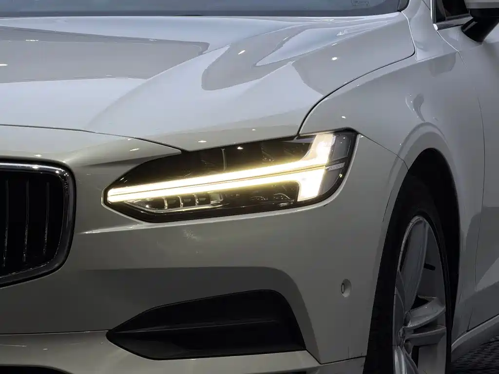 Volvo S90 — миниатюра 16