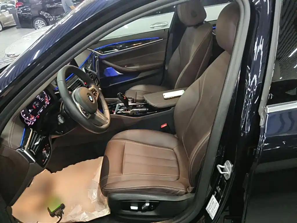 BMW 5 Series — миниатюра 15