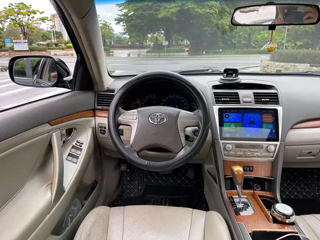Toyota Camry — миниатюра 7