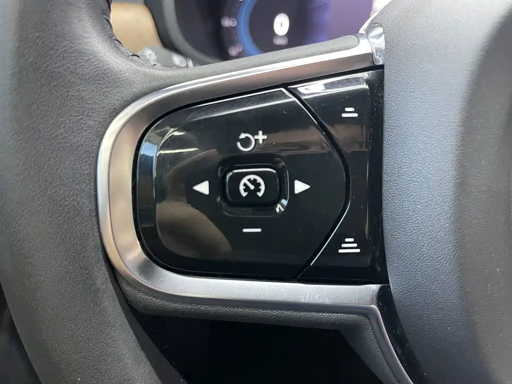 Volvo S90 PHEV — миниатюра 7