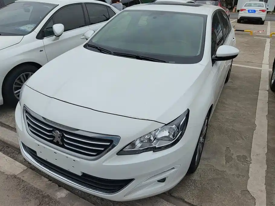 Peugeot 408 2015
