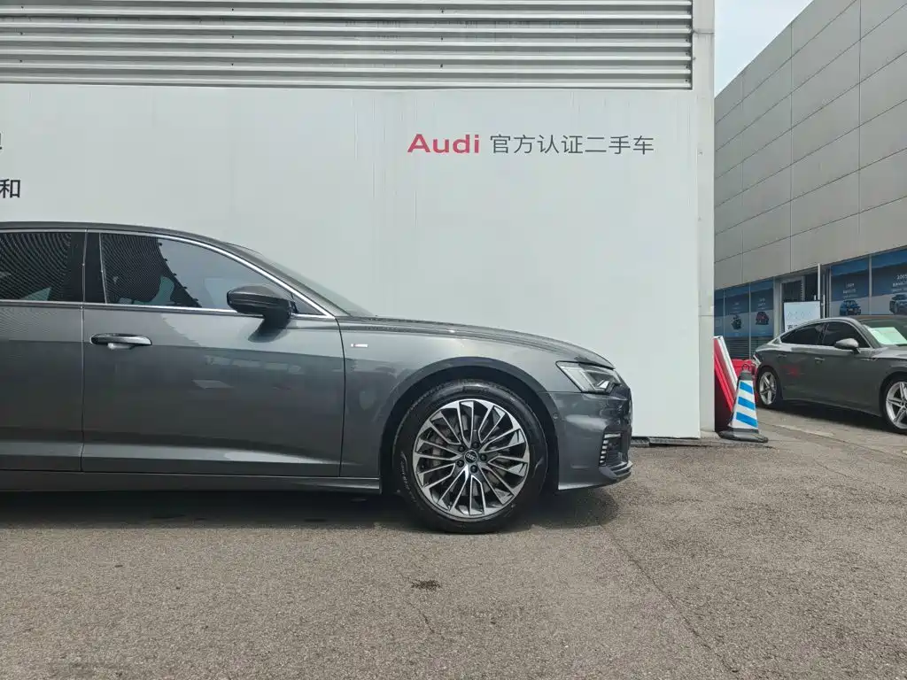 Audi A6L New Energy — миниатюра 18
