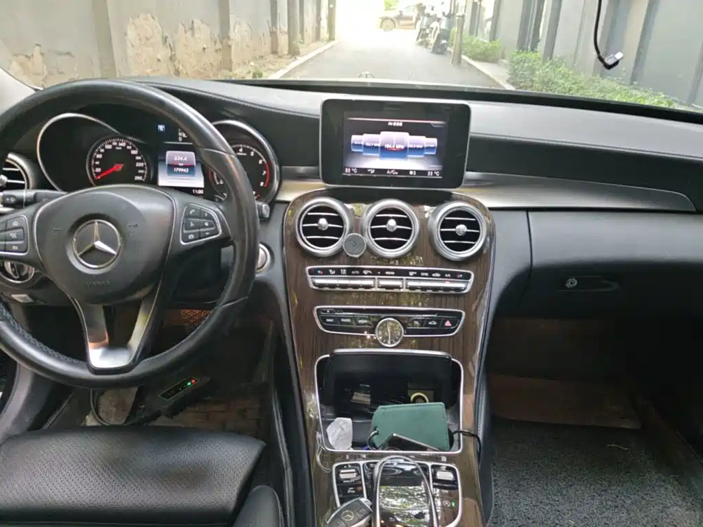 Mercedes-Benz C-Class — миниатюра 13