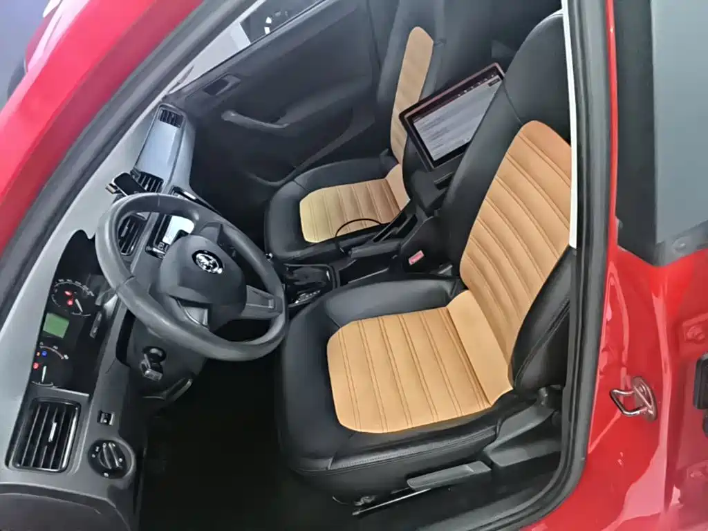 Skoda Rapid Spaceback — миниатюра 15