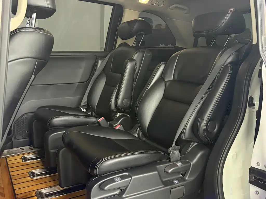 Honda Elysion — миниатюра 6