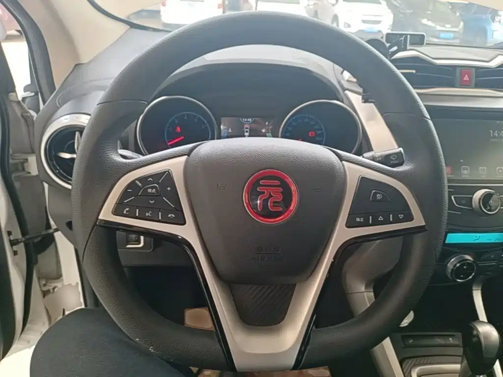 BYD Yuan — миниатюра 11