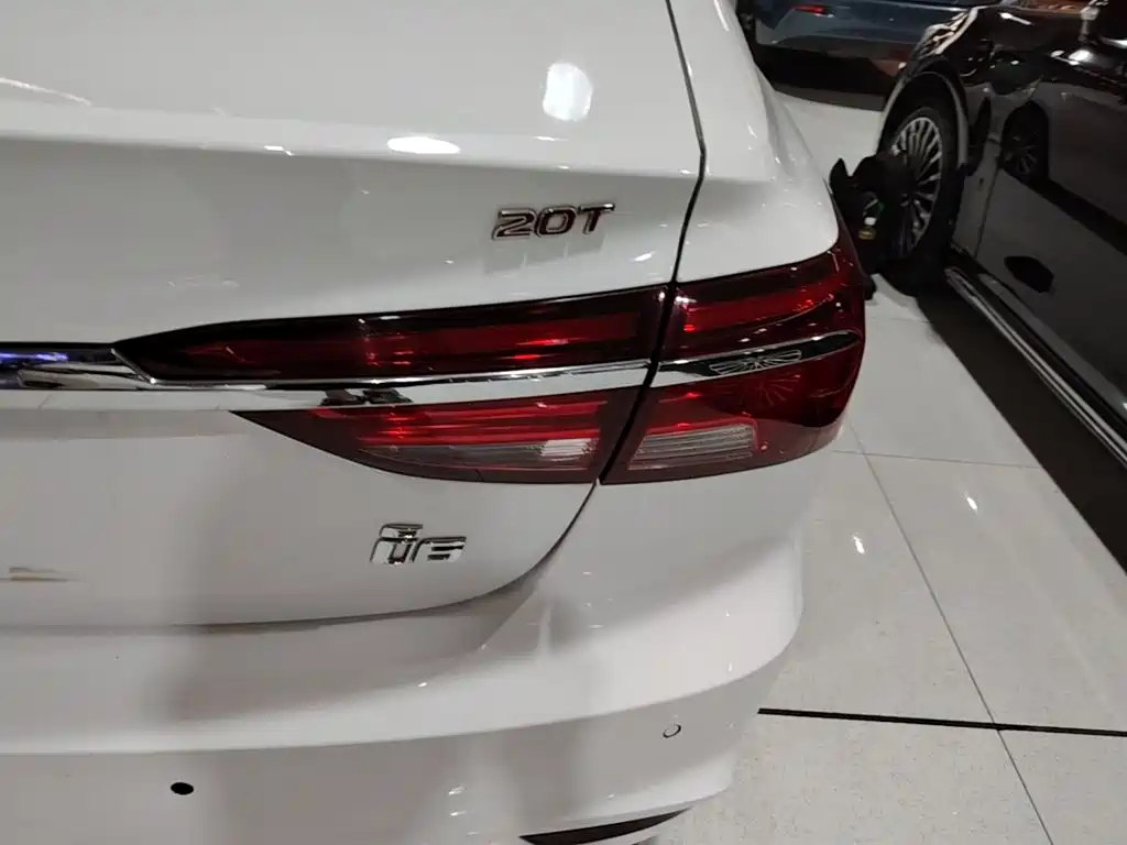 Roewe i6 Classic — миниатюра 8
