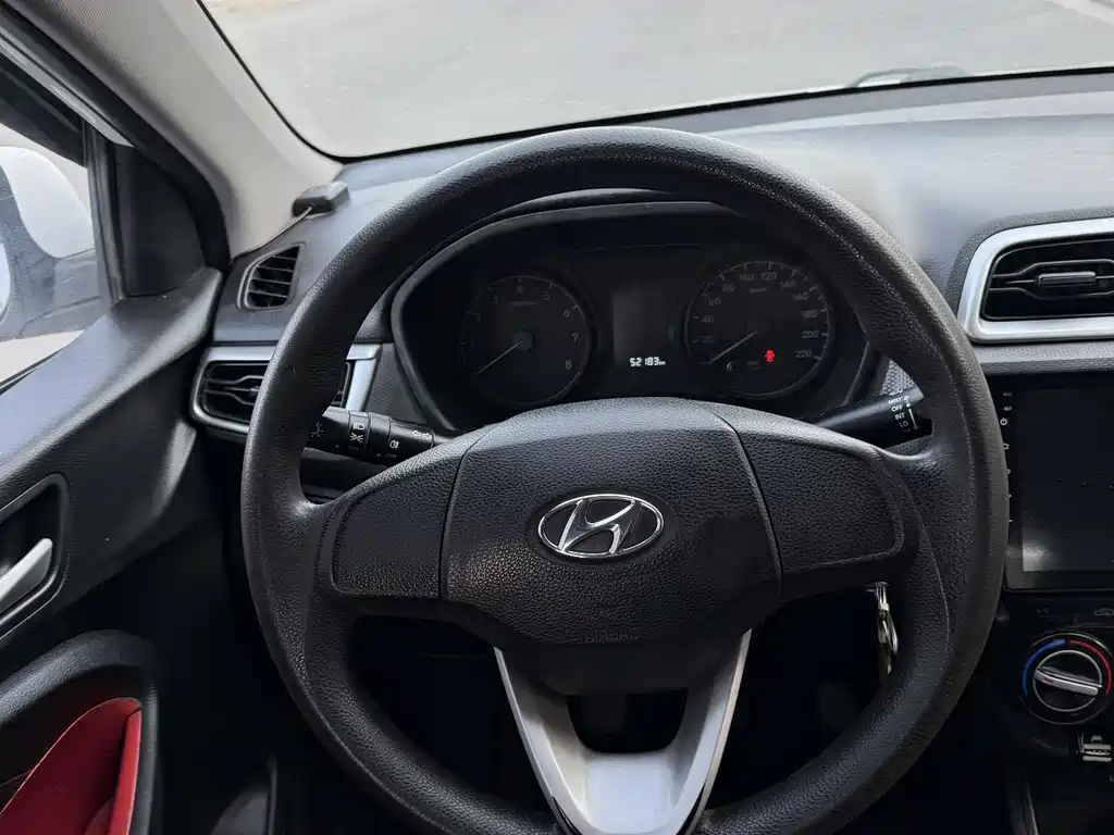HYUNDAI RENA