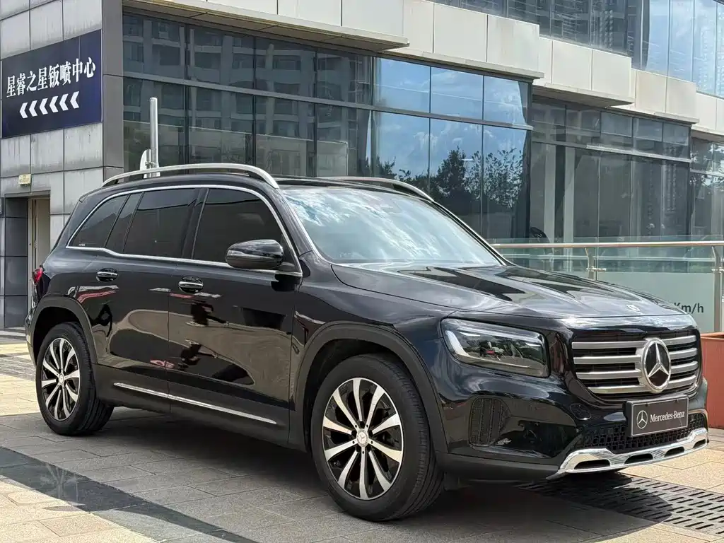 Mercedes-Benz GLB — миниатюра 24