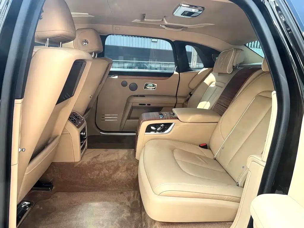 Rolls-Royce Ghost — миниатюра 19