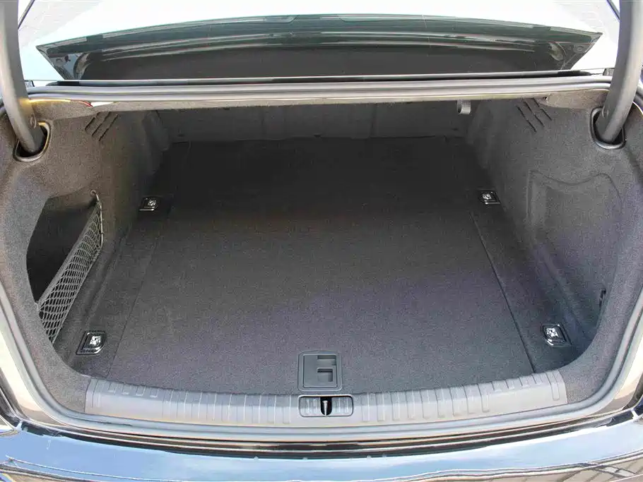 Audi A6L — миниатюра 15