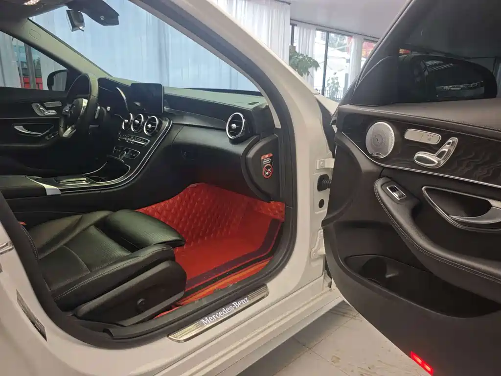 Mercedes-Benz C-Class — миниатюра 11