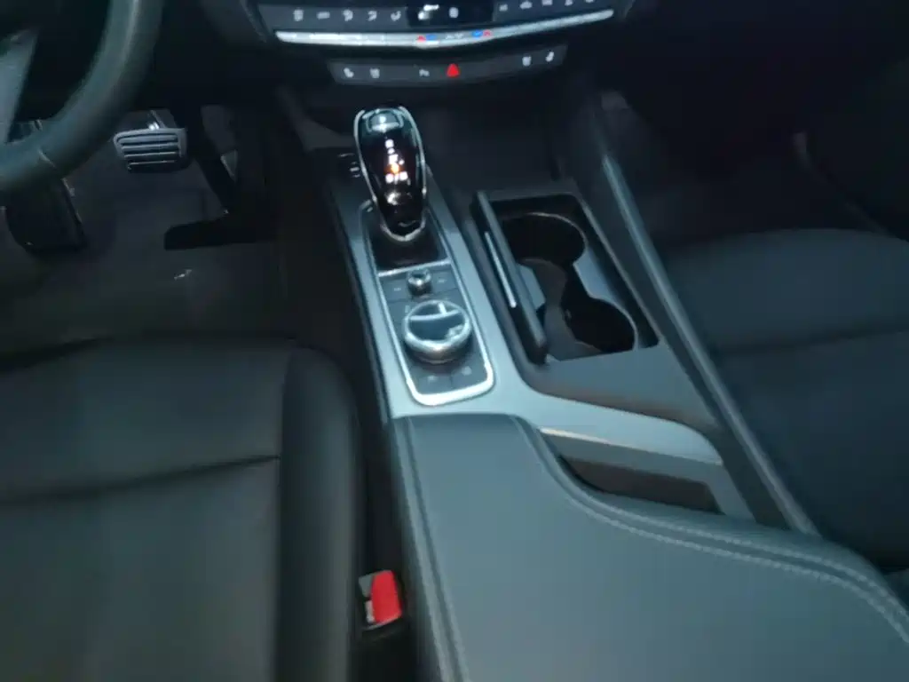 Cadillac CT5 — миниатюра 14