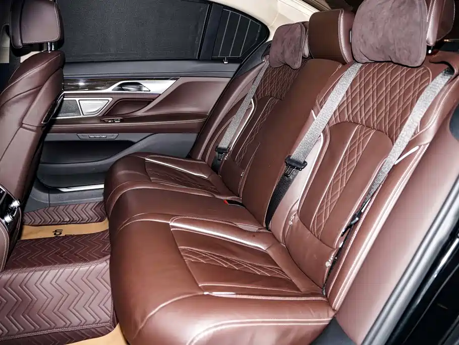 BMW 7 Series — миниатюра 25