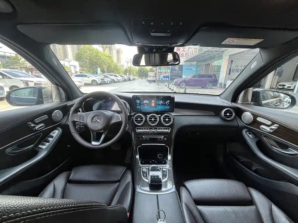 Mercedes-Benz GLC 2017 GLC 260 4MATIC Luxury