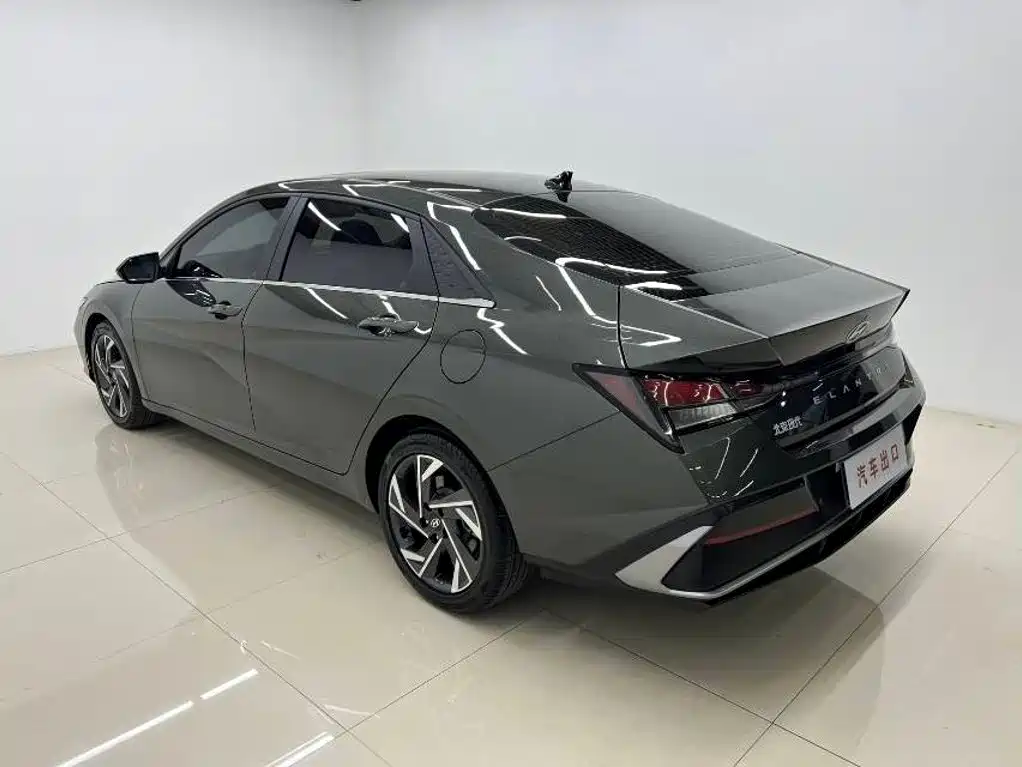 Hyundai Elantra — миниатюра 6