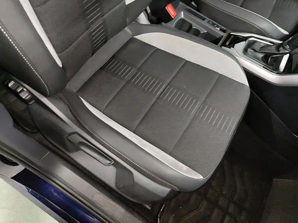 Volkswagen T-Roc — миниатюра 25