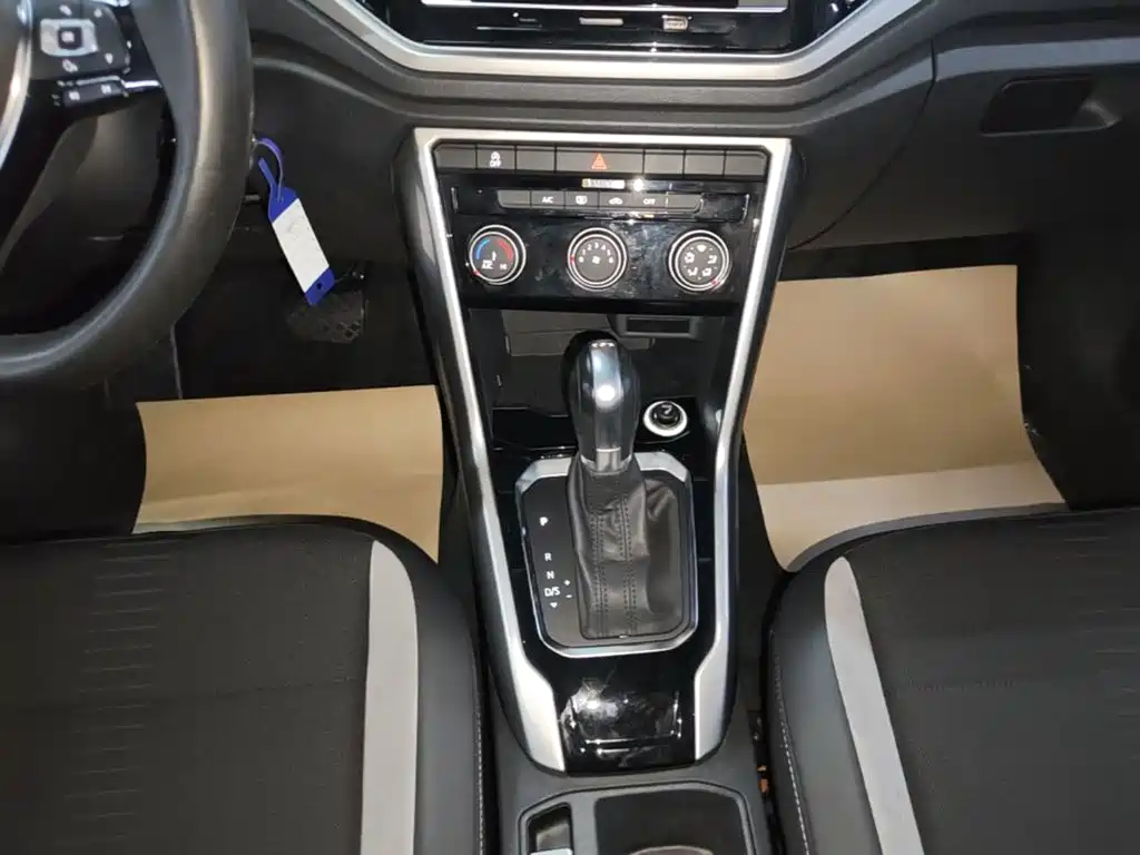 Volkswagen T-Roc — миниатюра 14