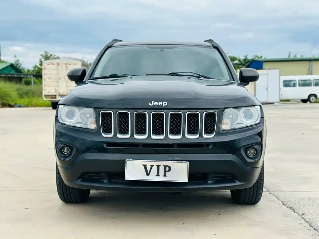 Jeep Compass (Import) — миниатюра 3