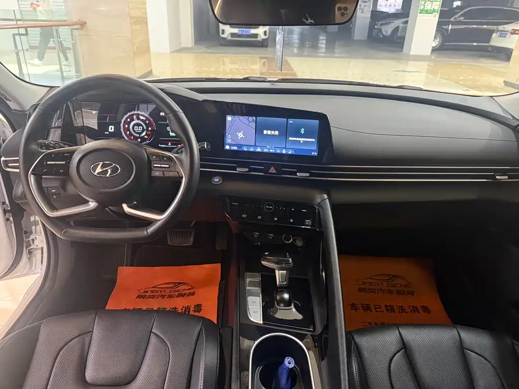 Hyundai Elantra — миниатюра 9