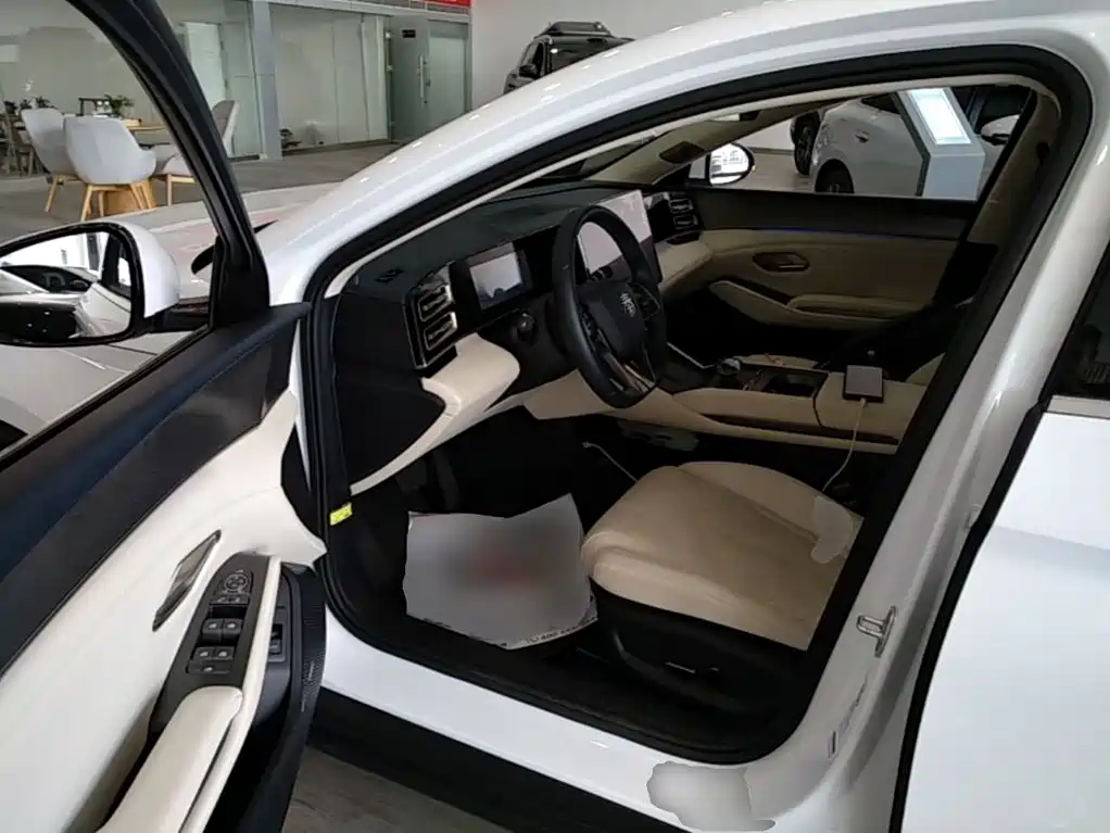 BYD Qin L — миниатюра 16