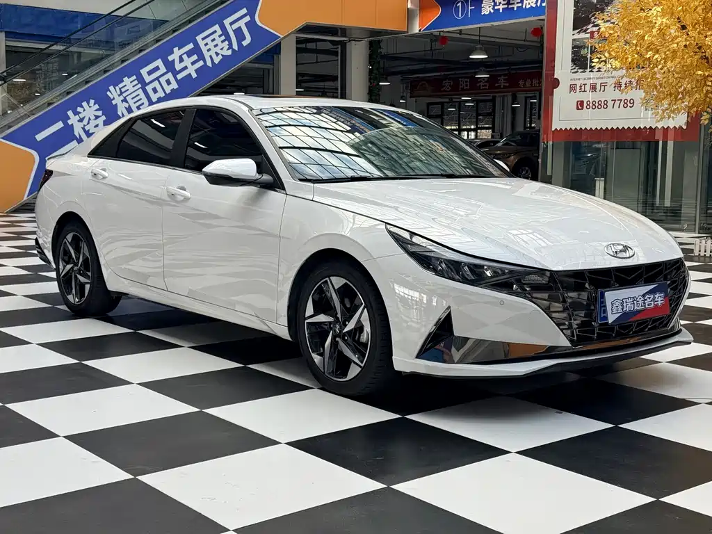 Hyundai Elantra — миниатюра 3